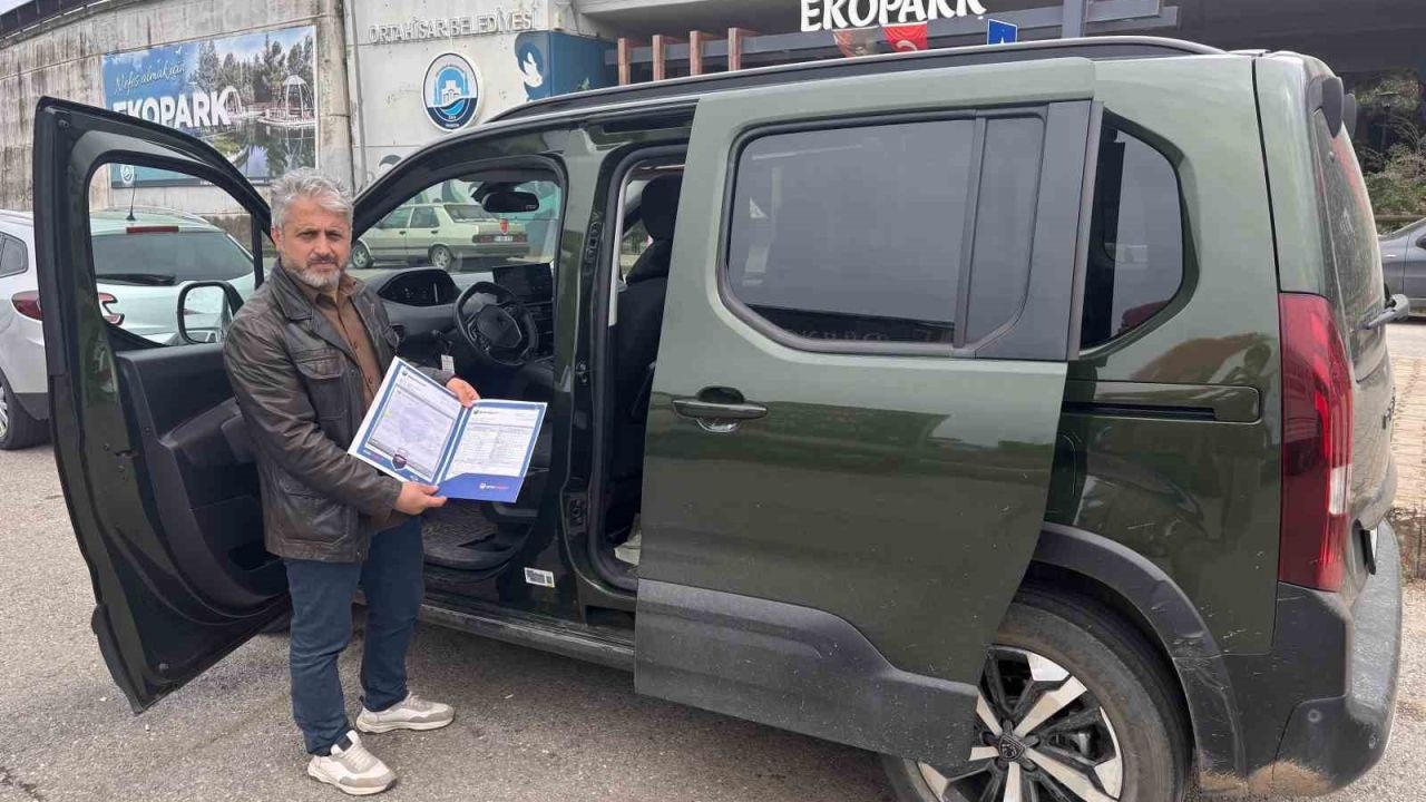 Sıfır aldığı aracı ekspertizde boyalı çıktı