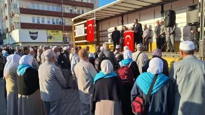 Vezirköprü'de hacı adayları Kabe'ye uğurlandı