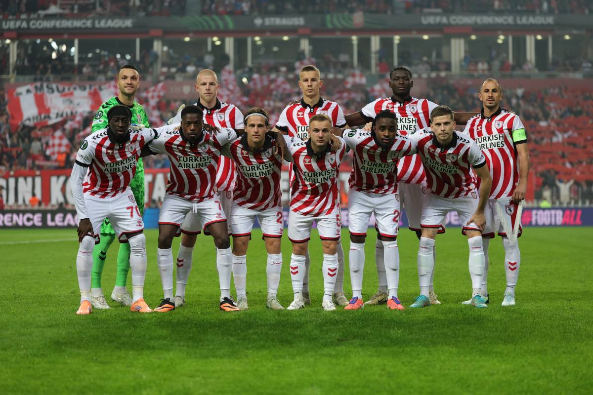 Samsunspor, Dinamo Kiev karşısında ilk devreyi önde kapattı