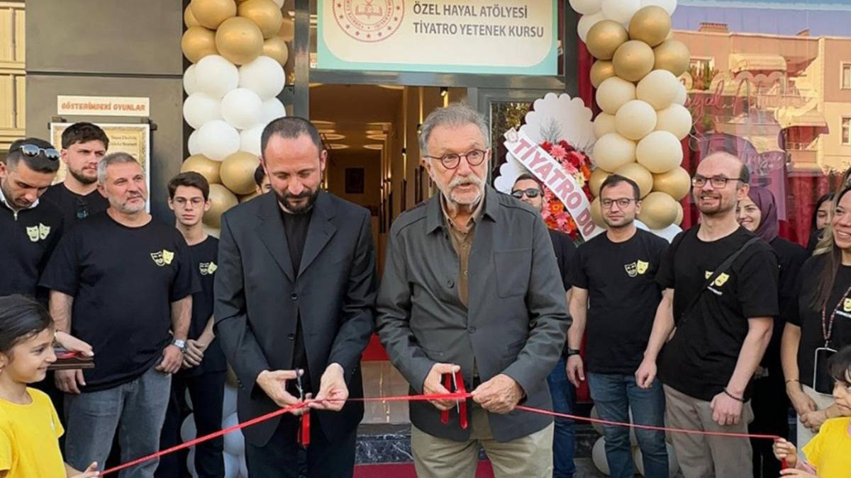 Hayal Atölyesi Tiyatrosu’ndan gurur dolu açılış