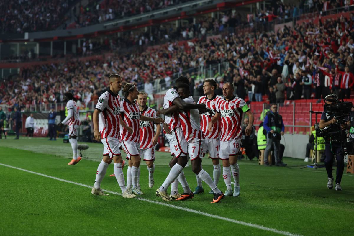 Samsunspor, Dinamo Kiev karşısında ilk devreyi önde kapattı