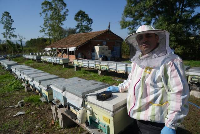 Samsun'da Komiser Savaş Koç, arıcılık için cihaz geliştirdi