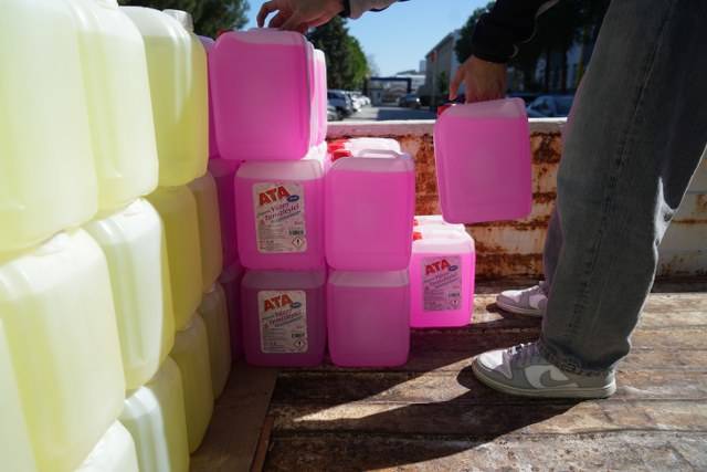 Samsun'da Atakum Mesleki ve Teknik Anadolu Lisesi temizlik malzemeleri üretiyor