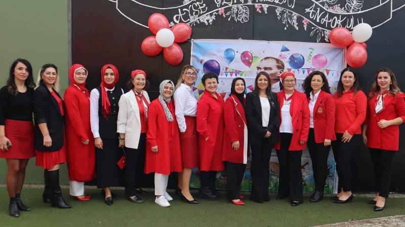 Ayşe Genç Kızılay Anaokulu 29 Ekim Cumhuriyet Bayramı'nda coşkulu kutlama