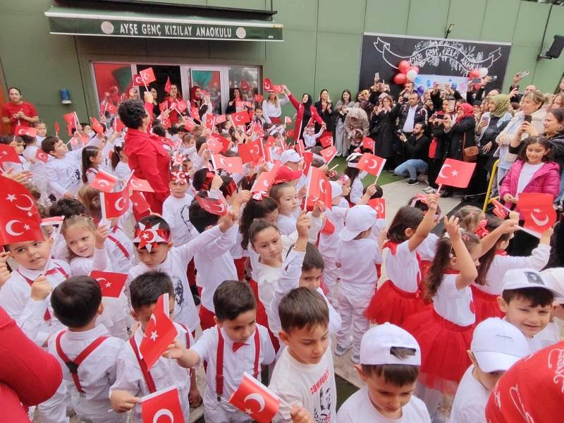 Ayşe Genç Kızılay Anaokulu 29 Ekim Cumhuriyet Bayramı'nda coşkulu kutlama