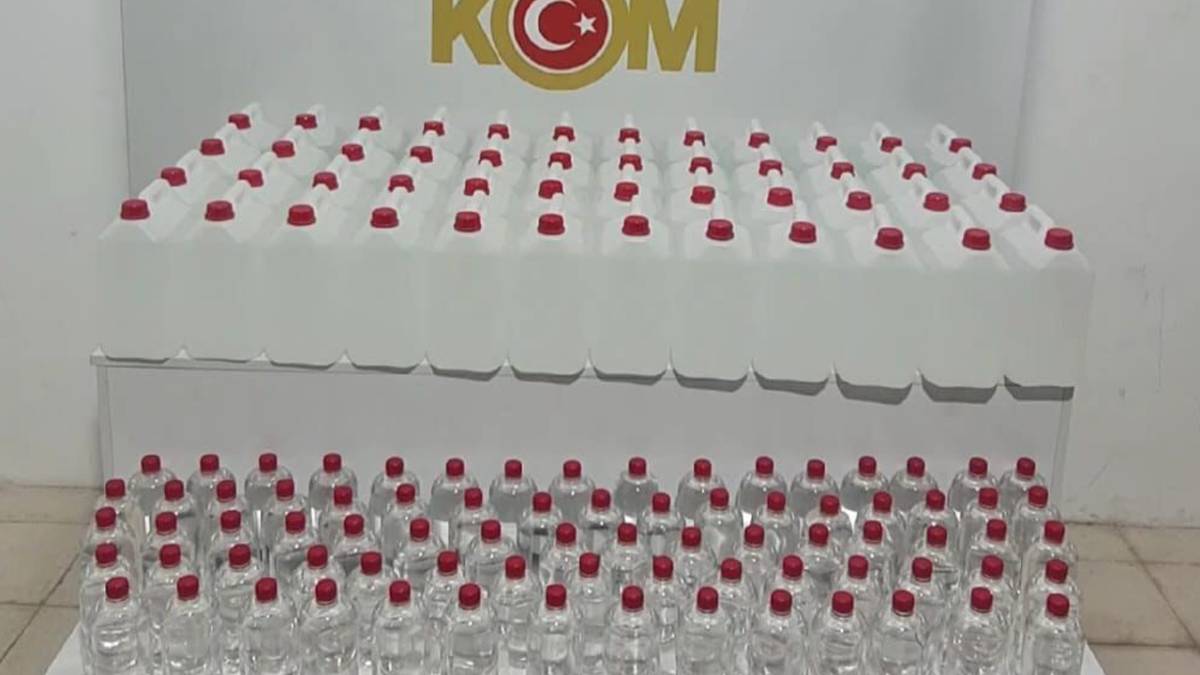 Samsun’da sahte içki baskını! 445 litre etil alkol ele geçirildi