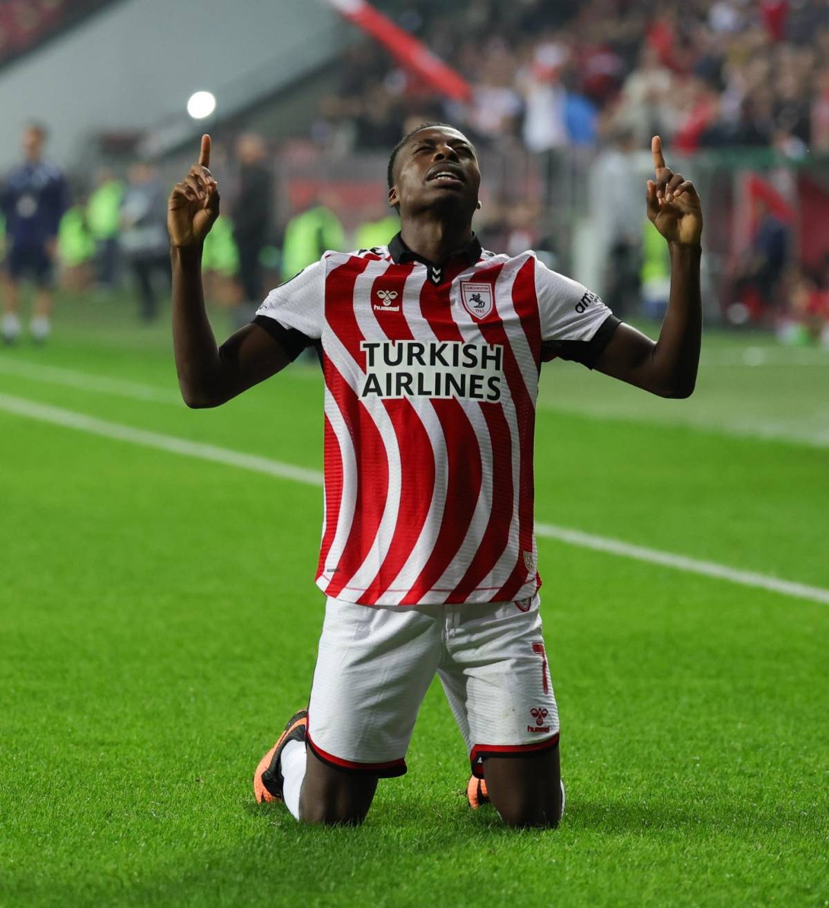 Samsunspor, Dinamo Kiev'i farklı mağlup etti