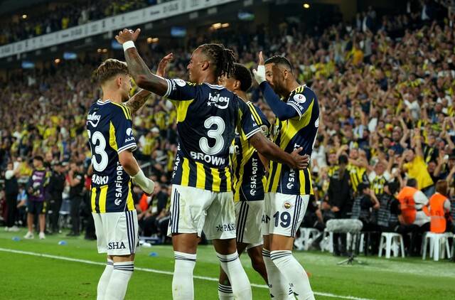 Fenerbahçe - Fatih Karagümrük maçı saat kaçta hangi kanalda? İşte Tedesco'nun Karagümrük 11'i!