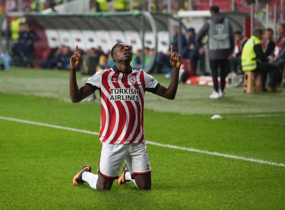 Samsunspor, Dinamo Kiev karşısında ilk devreyi önde kapattı