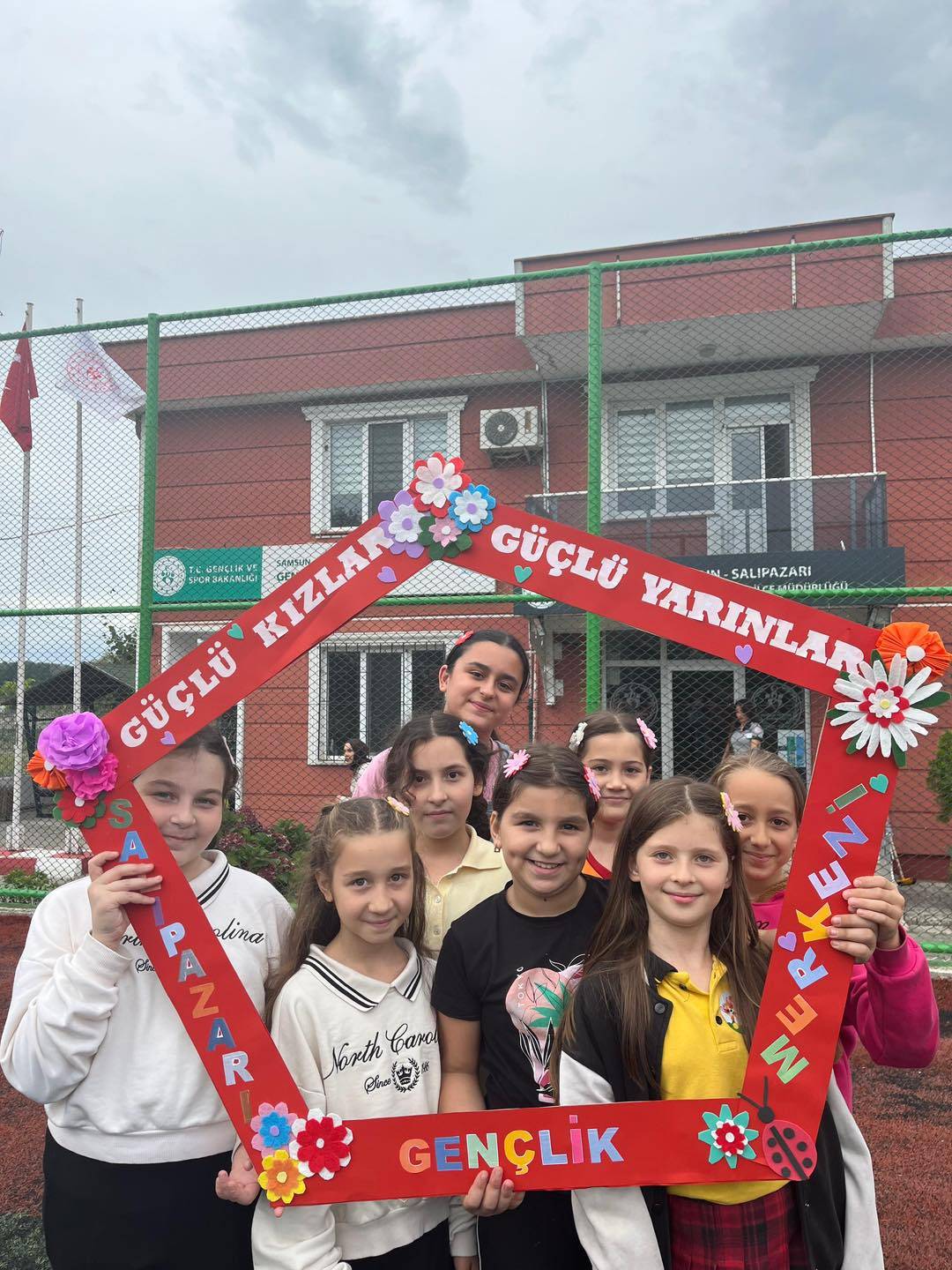 Salıpazarı'nda Dünya Kız Çocukları Günü kutlandı