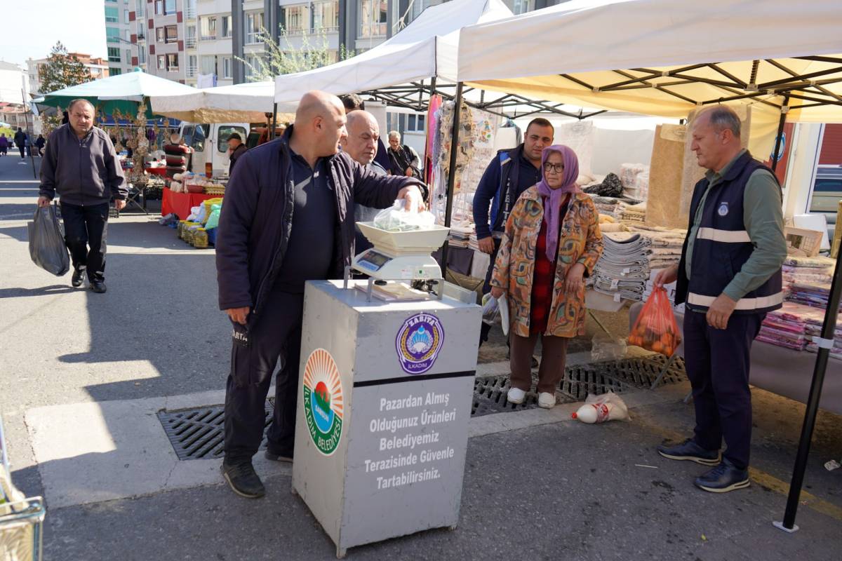 İlkadım Zabıtası'ndan yeni uygulama: ‘Semt pazarlarına belediye tartısı’