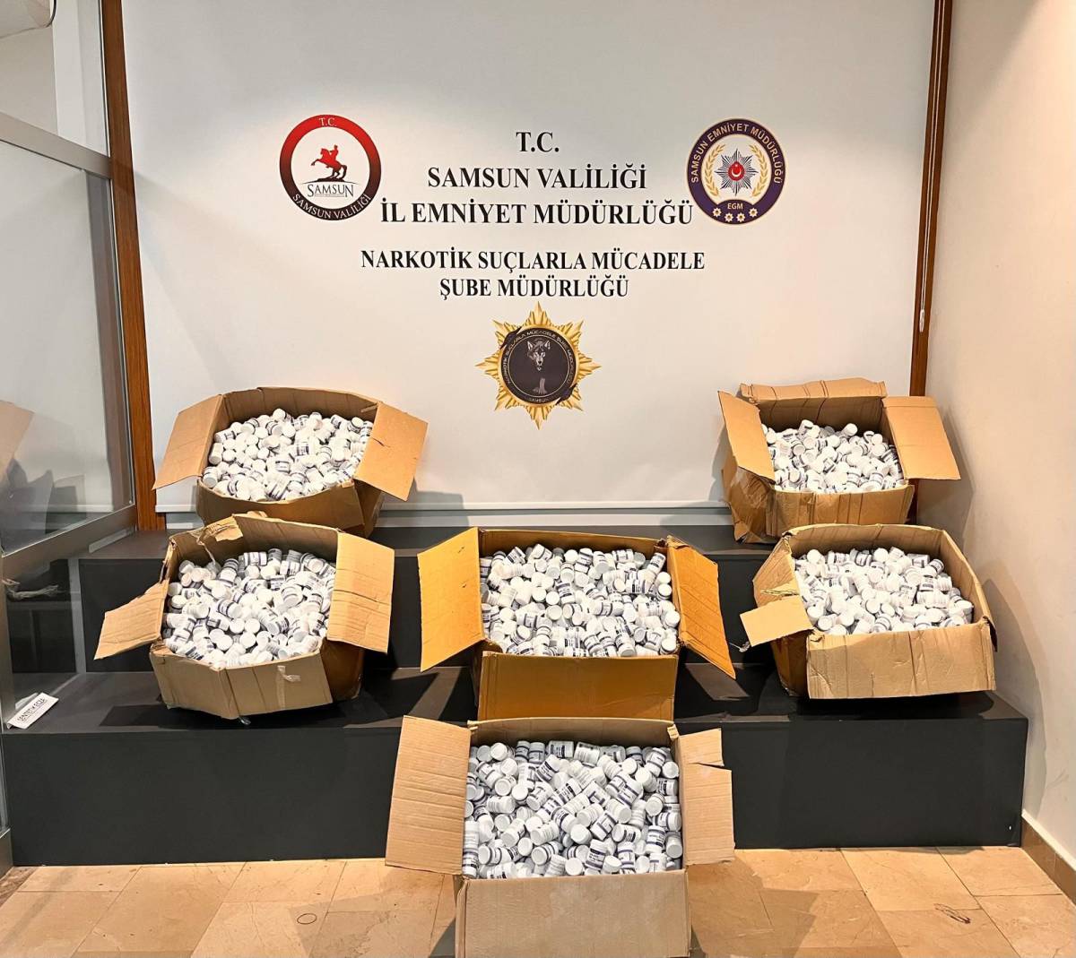 Samsun'da dev operasyon! Tırda binlerce uyuşturucu çıktı