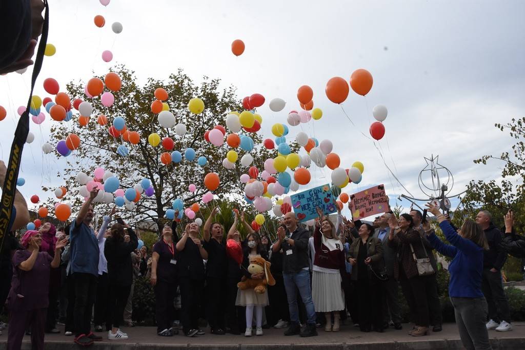 OMÜ’de lösemiyi yenen Kübranur’un mutluluğu gökyüzüne taşındı
