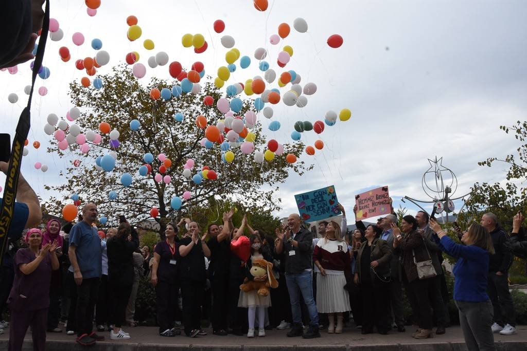 OMÜ’de lösemiyi yenen Kübranur’un mutluluğu gökyüzüne taşındı