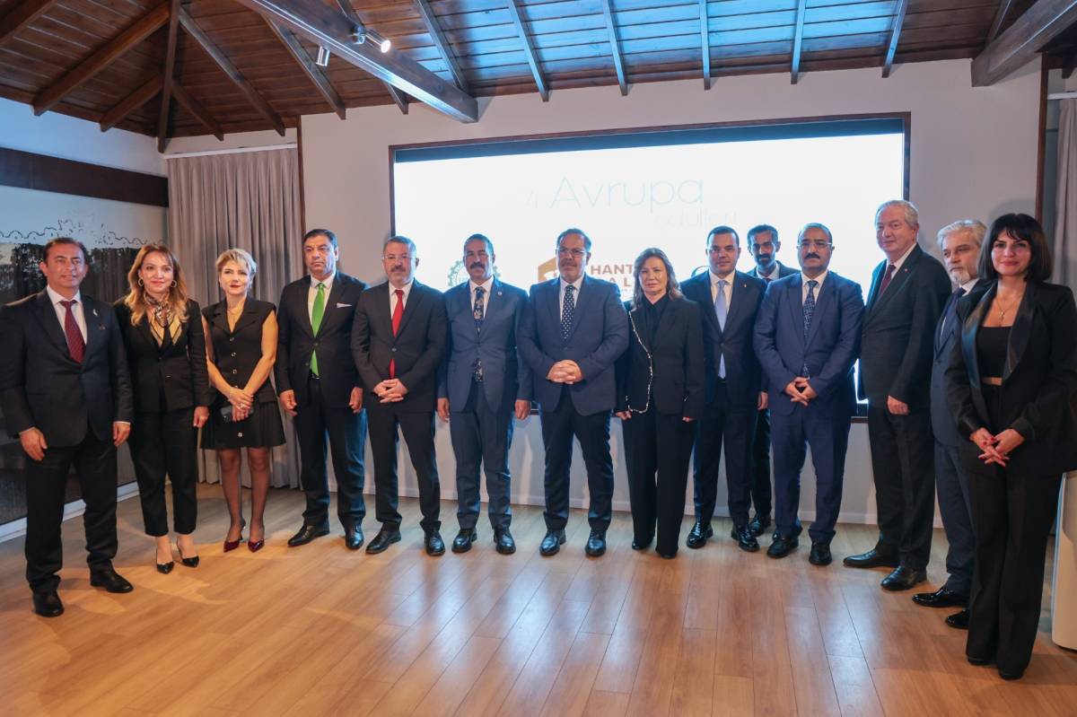 OMÜ Rektörü Prof. Dr. Fatma Aydın’a 'Yılın Üstün Başarı Ödülü'