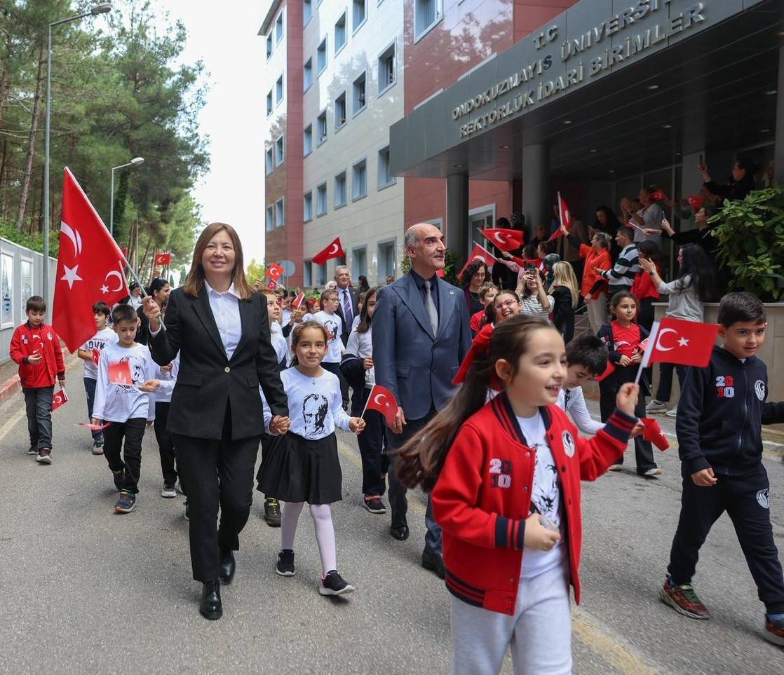 OMÜ'de 29 Ekim Cumhuriyet Bayramı coşkusu