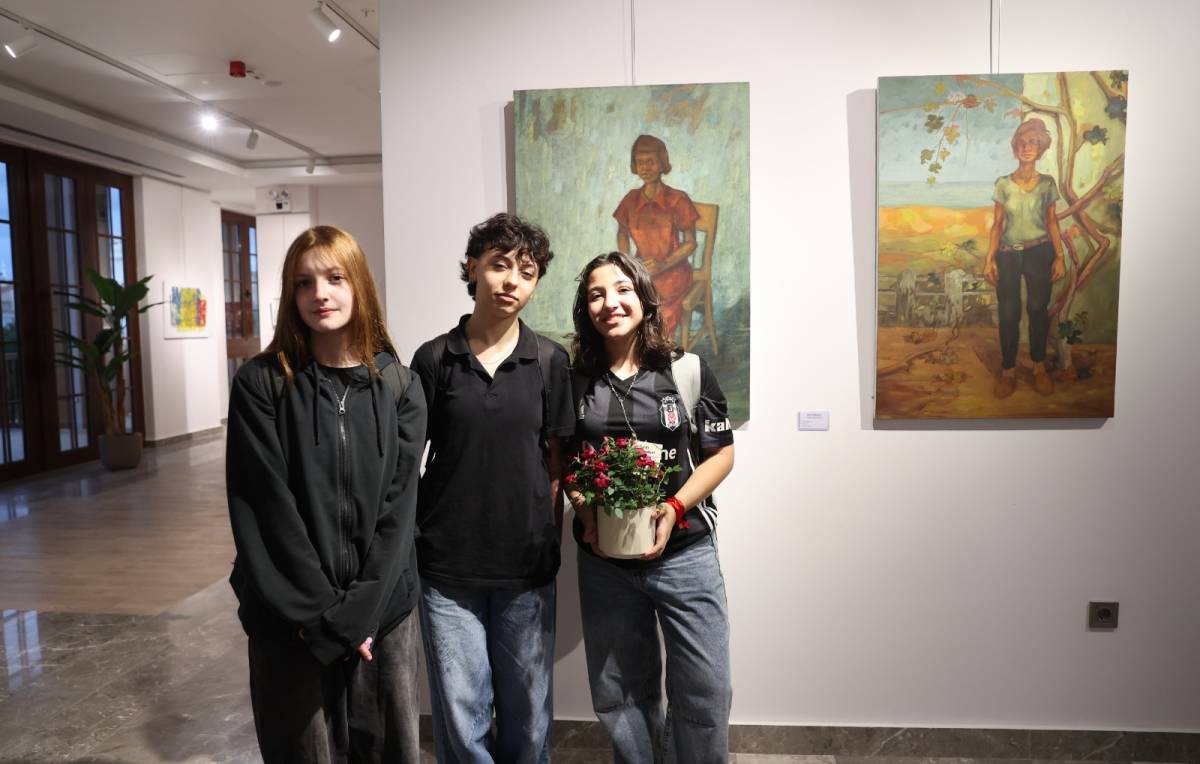 Cumhuriyetin 102. yılında 100+2 Karma Sergi Samsun'da açıldı