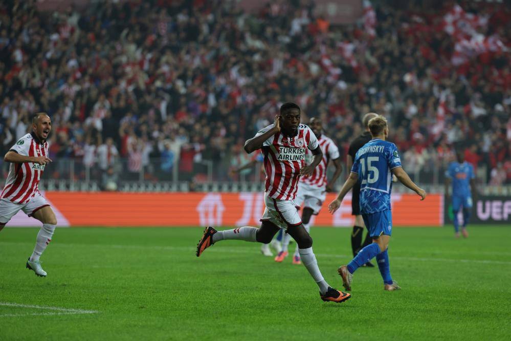 Samsunspor, Dinamo Kiev'i farklı mağlup etti