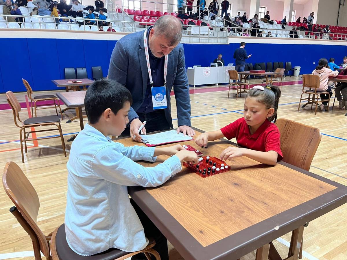 Vezirköprü'de 'Akıl ve Zeka Oyunları Turnuvası' düzenlendi