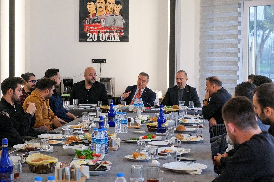 Samsunspor içerik üreticileri ile bir araya geldi! Amaç dijital dünyada Samsunspor'u güçlendirmek