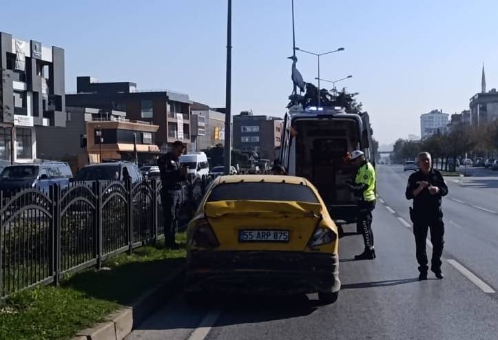 Samsun'da cezaevi aracı ile otomobil çarpıştı! Yaralılar var