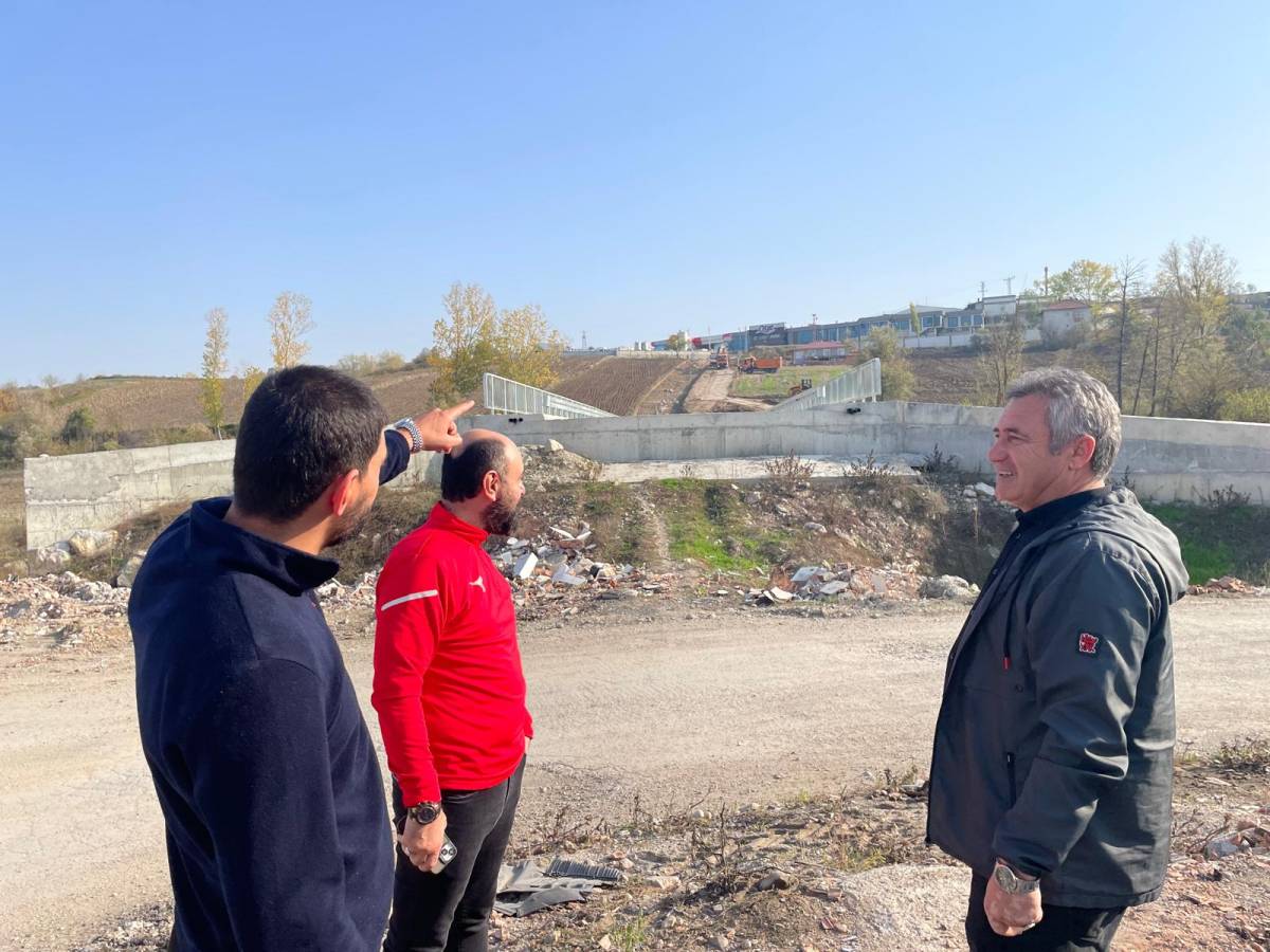 AK Parti ve esnaf odaları başkanlarından köprü ve yol incelemesi