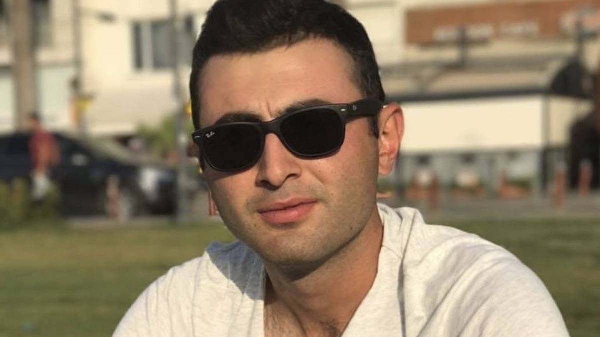 Samsunlu şehit Emre Altıok'un baba evine Türk bayrağı asıldı