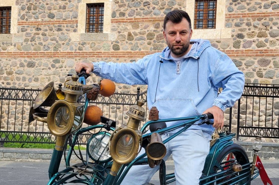 Samsunlu esnaf eski parçaları kullanarak elektrikli bisiklet yaptı
