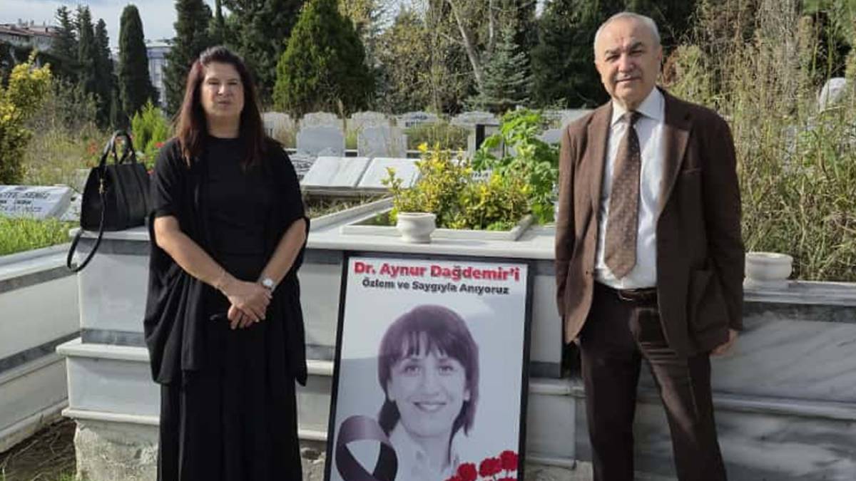 Samsun’da kahraman doktor Aynur Dağdemir ölümünün 10. yılında anıldı! Sağlıkta şiddete ve kadına yönelik şiddete tepki