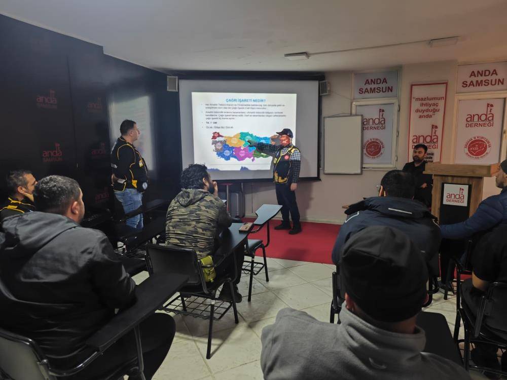 Samsun'da afetlere karşı telsiz eğitimi verildi