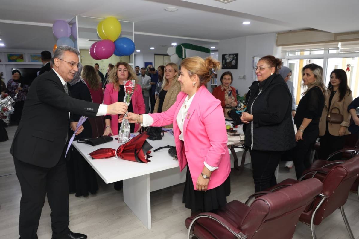 İhsan Kurnaz:  ‘Öğretmenlerimizin emeği geleceğimizin teminatıdır’