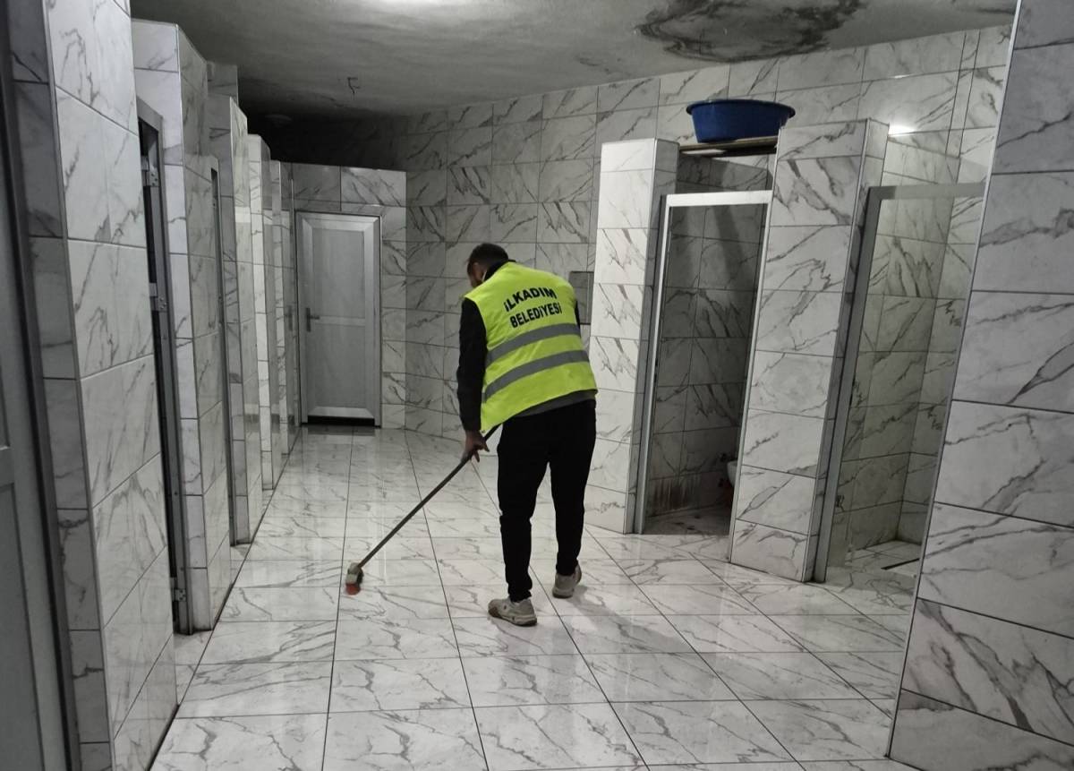 lkadım’ın tüm ibadethaneleri temizleniyor