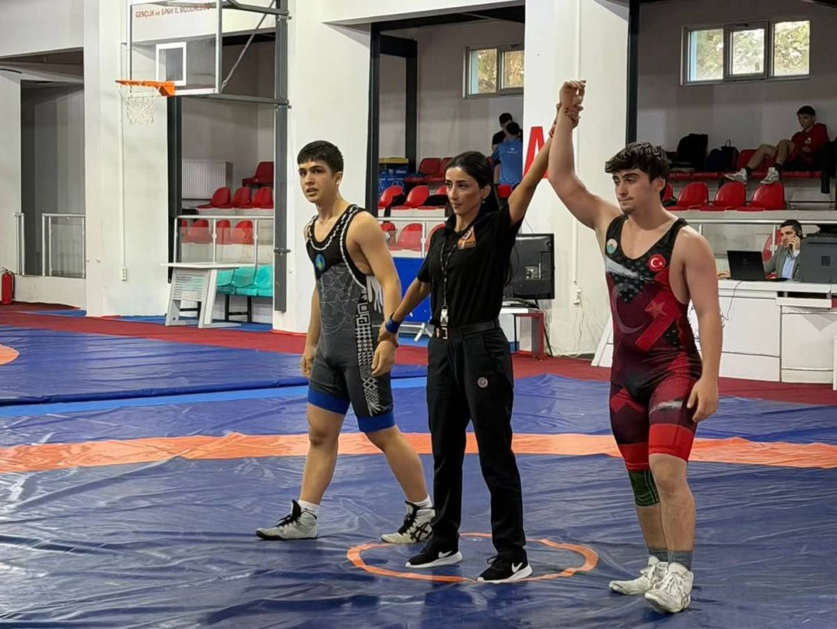 İlkadımlı güreşçilerden madalya yağmuru