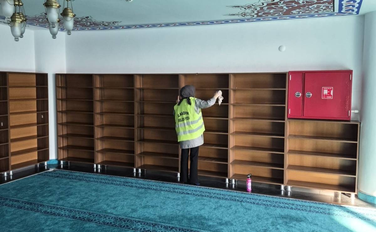 lkadım’ın tüm ibadethaneleri temizleniyor