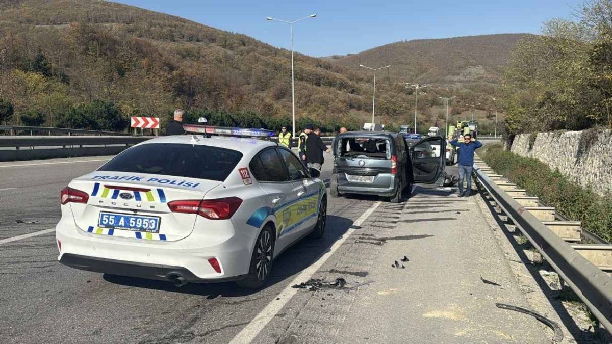 Samsun'da 3 aracın karıştığı trafik kazası: 4 yaralı