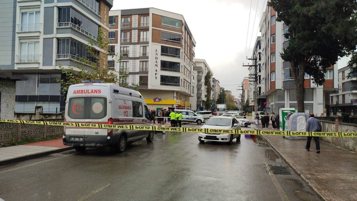 Samsun'da otomobile çarpan motosikletli ağır yaralandı