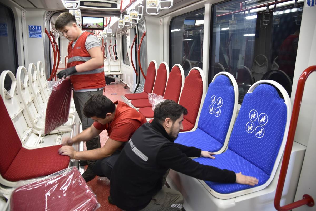 Samsun'da tramvay koltukları yenilendi