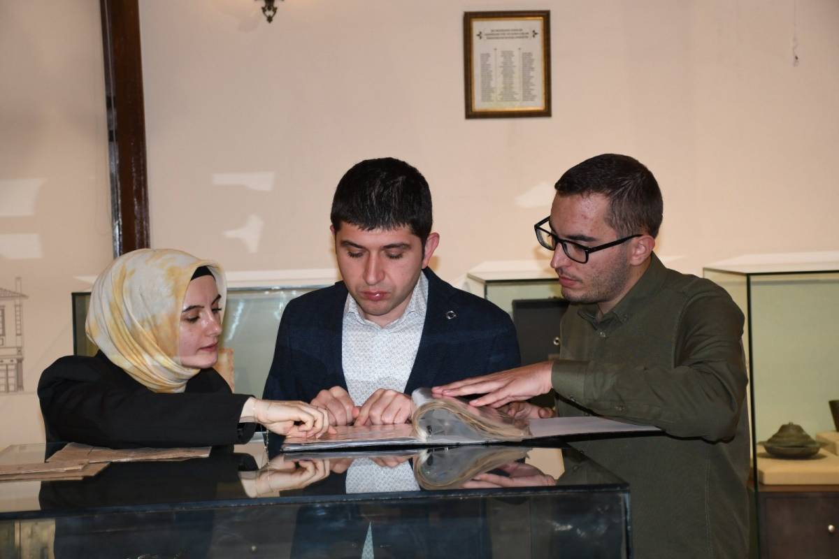 Alaçam Mübadele Müzesi'ne tarihi eserler bağışlandı