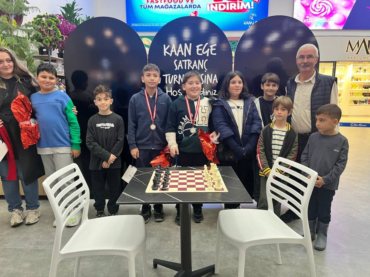 Kaan Ege Plaza’da satranç heyecanı