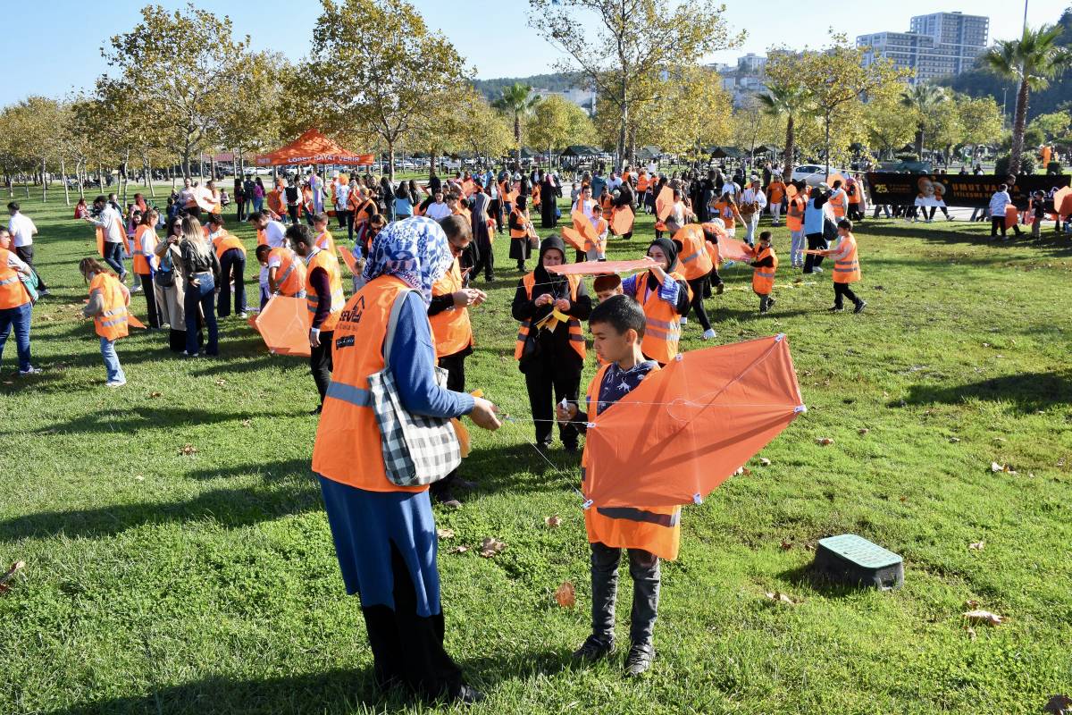 LÖSEV Samsun'da Turuncu Uçurtma Şenliği düzenledi