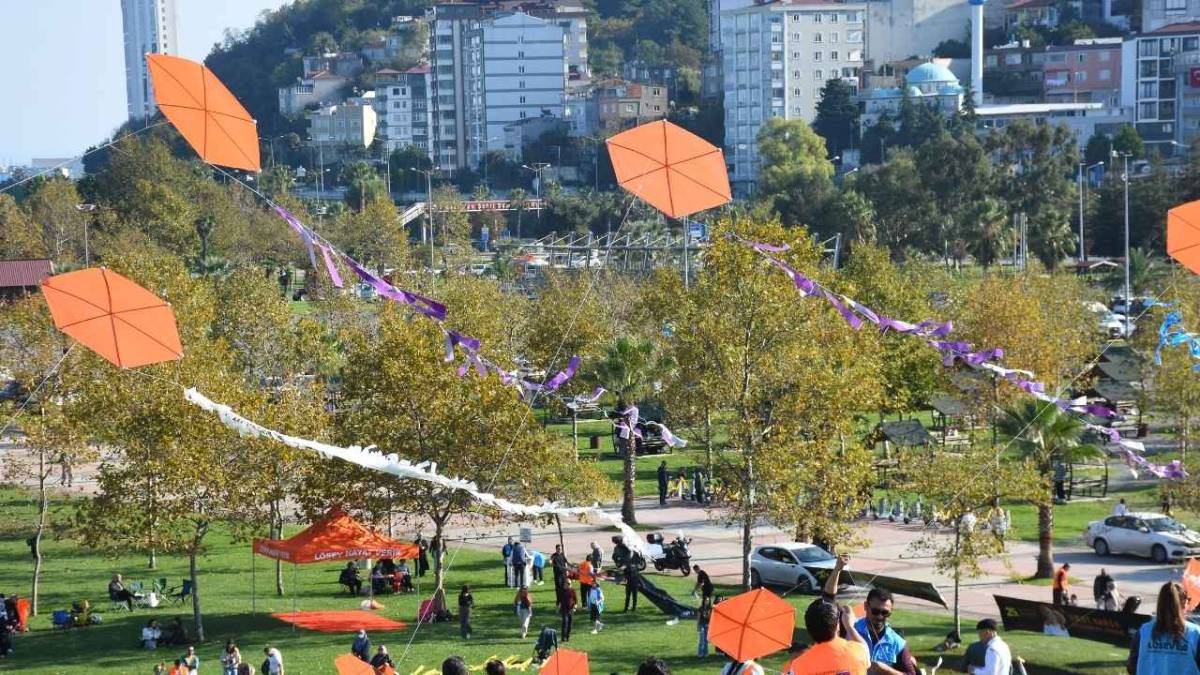 LÖSEV Samsun'da Turuncu Uçurtma Şenliği düzenledi