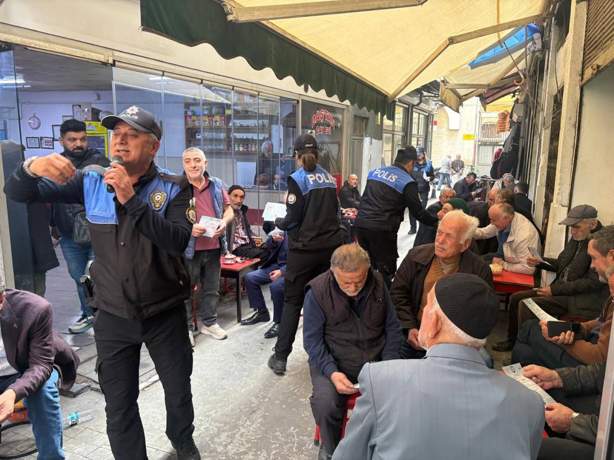 Samsun'da polis ekipleri sosyal konut dolandırıcılığına karşı binlerce kişiyi uyardı