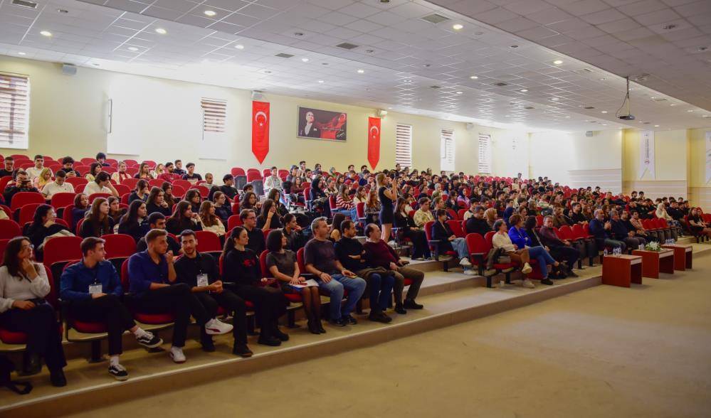 TUSAŞ baş test pilotundan OMÜ öğrencilerine gökyüzü dersleri