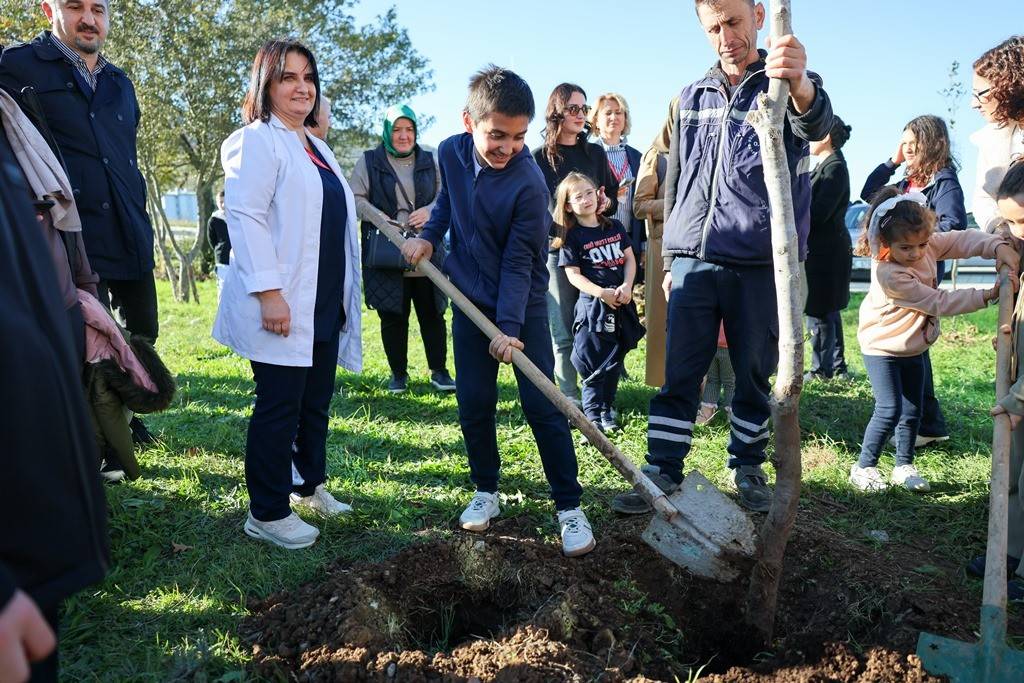 OMÜ’de Diyabet Günü etkinliğinde fidanlar toprakla buluştu