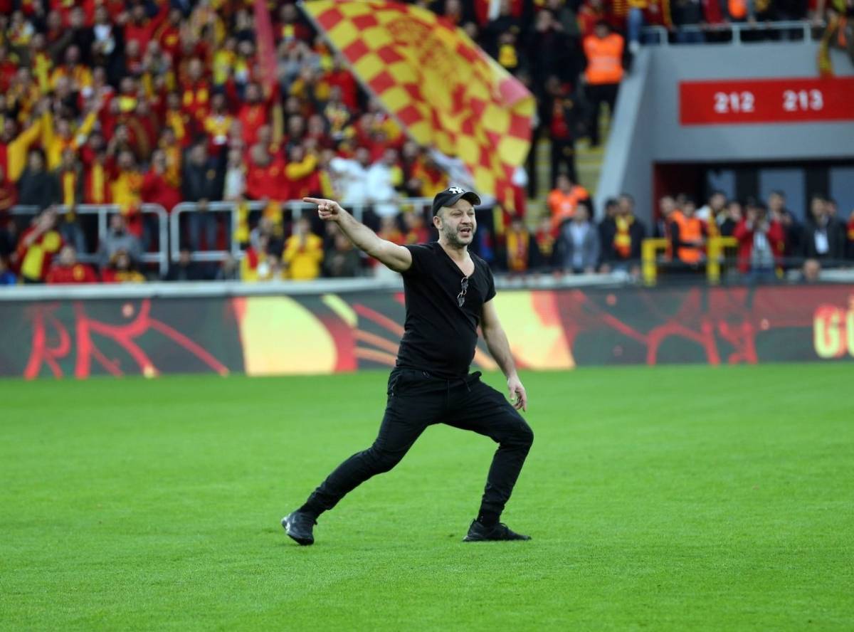 Göztepe taraftarı ünlü oyuncu Rıza Kocaoğlu'dan Samsunspor'a Avrupa övgüsü