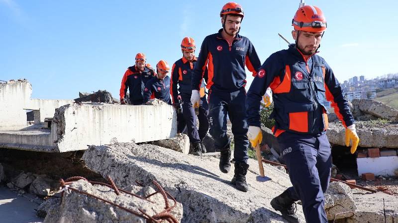 Samsun Ladik'te meydana gelen 7.5 büyüklüğündeki depremi bir kez daha yaşandı!