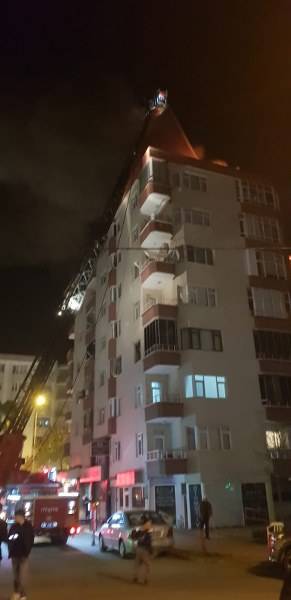 Samsun'da 7 katlı binada yangın! Korku dolu anlar yaşandı