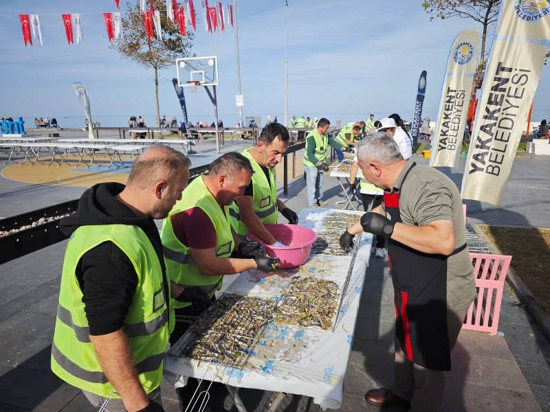 Samsun'da hamsi festivali! 3 ton hamsi tüketildi