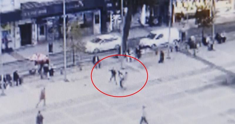 Samsun'da meydan kavgası! Tekmeler havada uçuştu!