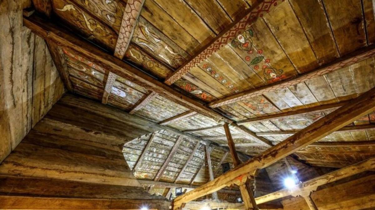 Samsun'da tek bir çivi kullanılmadan yapılan asırlık Göğceli Cami kaç yılında yapıldı?